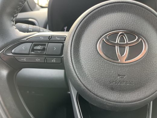 Toyota Yaris Cross 1.5 Hybrid 115 First Edition | Parkeersensoren | Stoel- stuurverwarming | Navigatie | LED koplamp... ActivLease financial lease