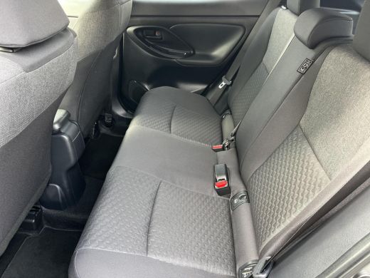 Toyota Yaris Cross 1.5 Hybrid 115 First Edition | Parkeersensoren | Stoel- stuurverwarming | Navigatie | LED koplamp... ActivLease financial lease