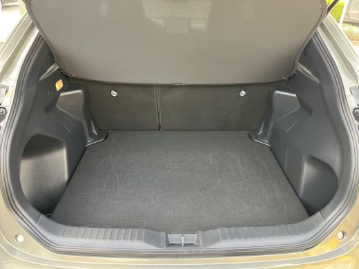 Toyota Yaris Cross 1.5 Hybrid 115 First Edition | Parkeersensoren | Stoel- stuurverwarming | Navigatie | LED koplamp... ActivLease financial lease