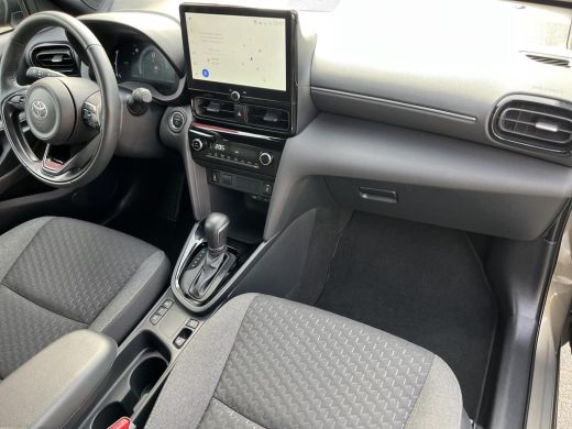 Toyota Yaris Cross 1.5 Hybrid 115 First Edition | Parkeersensoren | Stoel- stuurverwarming | Navigatie | LED koplamp... ActivLease financial lease