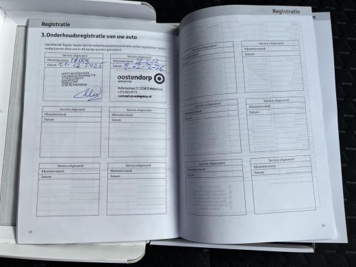 Toyota Yaris Cross 1.5 Hybrid 115 First Edition | Parkeersensoren | Stoel- stuurverwarming | Navigatie | LED koplamp... ActivLease financial lease