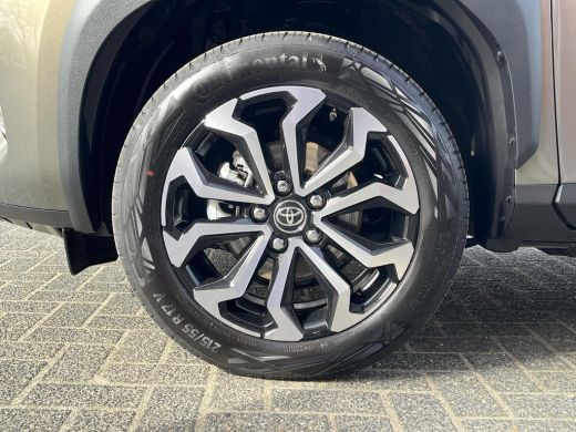 Toyota Yaris Cross 1.5 Hybrid 115 First Edition | Parkeersensoren | Stoel- stuurverwarming | Navigatie | LED koplamp... ActivLease financial lease