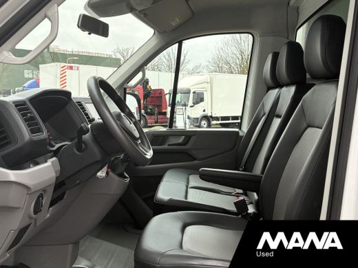 Volkswagen Crafter 2.0TDI 177PK Bakwagen Laadklep 750kg Lat om Lat Trekhaak Zijdeur Lederen bekleding Airco ActivLease financial lease