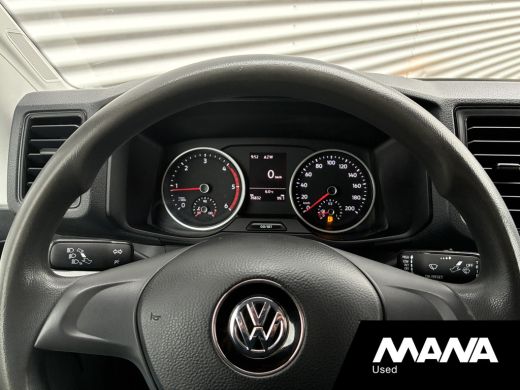 Volkswagen Crafter 2.0TDI 177PK Bakwagen Laadklep 750kg Lat om Lat Trekhaak Zijdeur Lederen bekleding Airco ActivLease financial lease