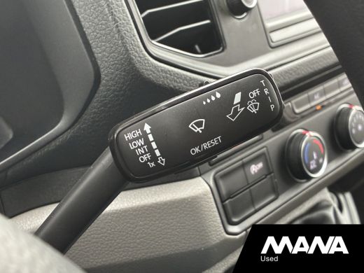 Volkswagen Crafter 2.0TDI 177PK Bakwagen Laadklep 750kg Lat om Lat Trekhaak Zijdeur Lederen bekleding Airco ActivLease financial lease