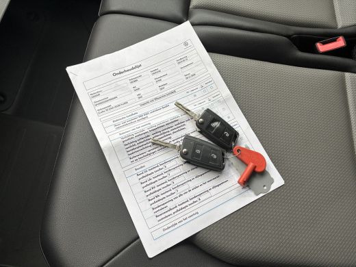 Volkswagen Crafter 2.0TDI 177PK Bakwagen Laadklep 750kg Lat om Lat Trekhaak Zijdeur Lederen bekleding Airco ActivLease financial lease