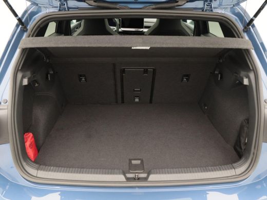 Volkswagen Golf 1.5 TSi 272 Pk Automaat eHybrid GTE | Panoramadak | Matrix LED | Head-Up Display | Stoel- & Stuur... ActivLease financial lease