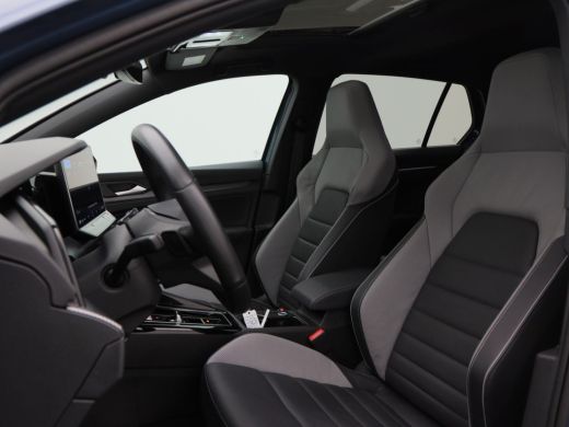 Volkswagen Golf 1.5 TSi 272 Pk Automaat eHybrid GTE | Panoramadak | Matrix LED | Head-Up Display | Stoel- & Stuur... ActivLease financial lease
