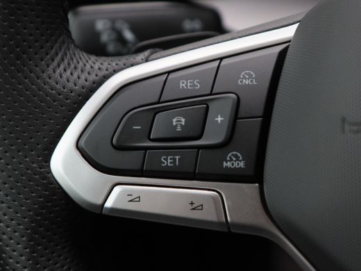 Volkswagen Golf 1.5 TSi 272 Pk Automaat eHybrid GTE | Panoramadak | Matrix LED | Head-Up Display | Stoel- & Stuur... ActivLease financial lease