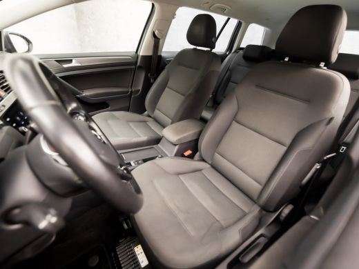 Volkswagen Golf Variant 1.5 TSI Comfortline Automaat (APPLE CARPLAY, GROOT NAVI, CAMERA, CLIMATE, STOELVERWARMING... ActivLease financial lease