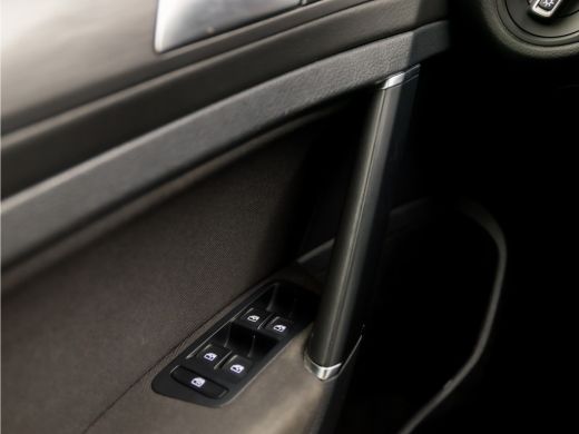 Volkswagen Golf Variant 1.5 TSI Comfortline Automaat (APPLE CARPLAY, GROOT NAVI, CAMERA, CLIMATE, STOELVERWARMING... ActivLease financial lease