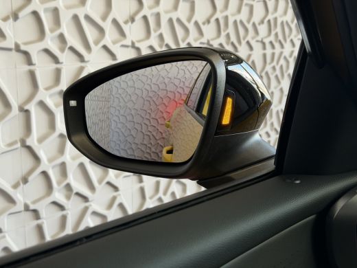 Volkswagen T-Roc 1.5 eTsi R-LINE EDITION BLACK STYLE 19''LMV IQ LED/GRIL/LOGO STOEL/STUUR.VERW ELEK.KLEP 2026 ActivLease financial lease