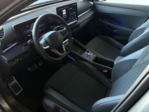 Volkswagen T-Roc 1.5 eTsi 150PK R-LINE EDITION BLACK STYLE IQ LED/GRIL/LOGO STOEL/STUUR.VERW ELEK.KLEP 2026 ActivLease financial lease