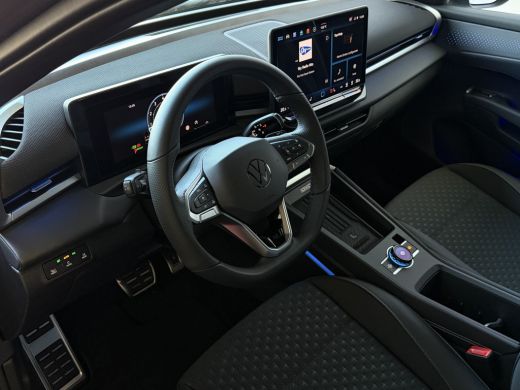 Volkswagen T-Roc 1.5 eTsi 150PK R-LINE EDITION BLACK STYLE IQ LED/GRIL/LOGO STOEL/STUUR.VERW ELEK.KLEP 2026 ActivLease financial lease