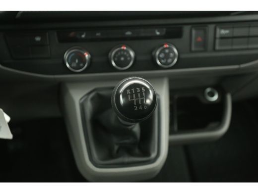 Volkswagen Transporter 2.0 TDI T6.1 150PK L2H1 | Dubbele Cabine | Airco | Camera | Cruise | Carplay | Stoelverw. ActivLease financial lease