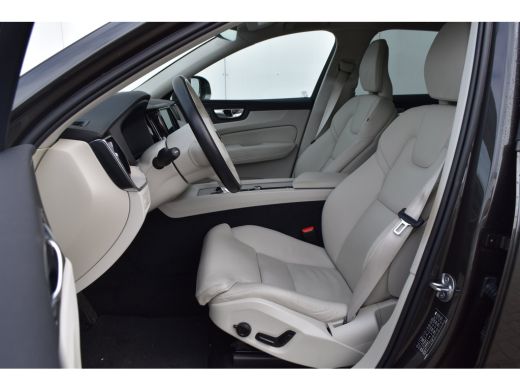 Volvo  XC60 B5 Inscription | Trekhaak |  Blond Leather | 19" | ActivLease financial lease