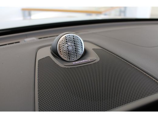 Volvo  XC60 T6 350PK AWD Ultra Black Edition Lounge | 22" | Luchtvering | B&W | Trekhaak ActivLease financial lease