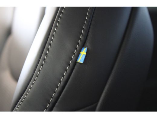 Volvo  XC60 T6 350PK AWD Ultra Black Edition Lounge | 22" | Luchtvering | B&W | Trekhaak ActivLease financial lease