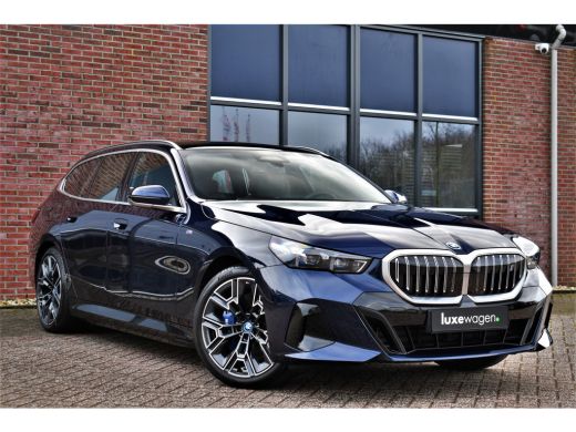 BMW i5 eDrive40 M-Sport Pano Adp-demping B&W Comfzetel+Vent 20inch ActivLease financial lease