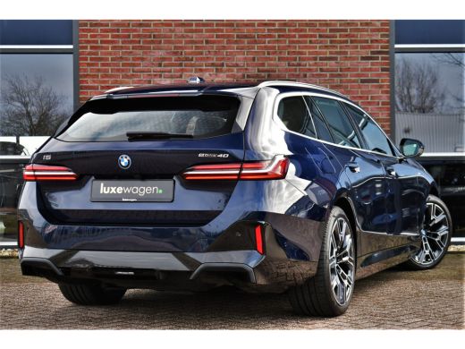 BMW i5 eDrive40 M-Sport Pano Adp-demping B&W Comfzetel+Vent 20inch ActivLease financial lease