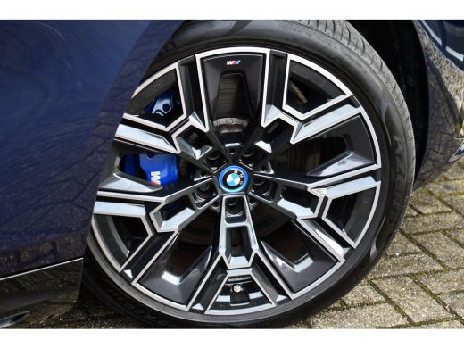 BMW i5 eDrive40 M-Sport Pano Adp-demping B&W Comfzetel+Vent 20inch ActivLease financial lease