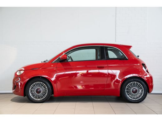 Fiat 500e RED 42 kWh | Navigatie | Climate Controle | Apple Carplay & Android Auto | Lichtmetalen velgen | ... ActivLease financial lease