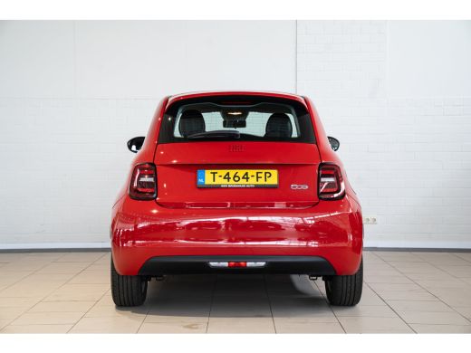 Fiat 500e RED 42 kWh | Navigatie | Climate Controle | Apple Carplay & Android Auto | Lichtmetalen velgen | ... ActivLease financial lease