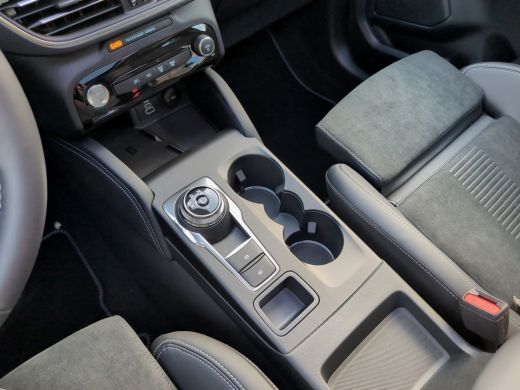 Ford Kuga 2.5 PHEV Active X 243pk | Winter- & Technology Pack | Pano | Elektr. trekhaak | 19" LMV | ActivLease financial lease