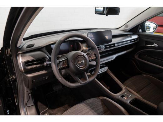 Jeep Avenger Longitude 54 kWh | Parkeersensoren | Apple Carplay & Android Auto | Lichtmetalen velgen | Climate... ActivLease financial lease