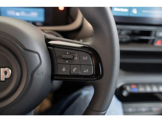 Jeep Avenger Longitude 54 kWh | Parkeersensoren | Apple Carplay & Android Auto | Lichtmetalen velgen | Climate... ActivLease financial lease