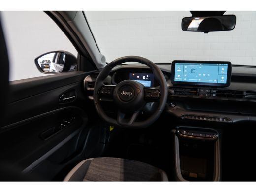 Jeep Avenger Longitude 54 kWh | Parkeersensoren | Apple Carplay & Android Auto | Lichtmetalen velgen | Climate... ActivLease financial lease