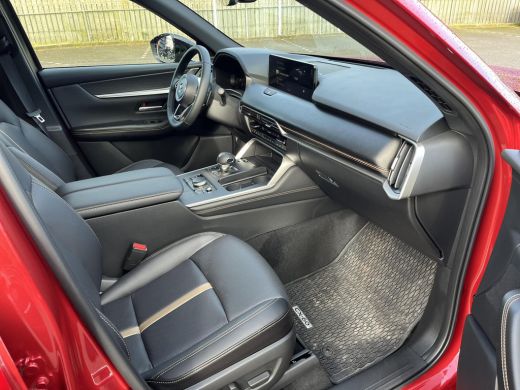 Mazda CX-60 2.5 e-SkyActiv PHEV Homura | Navigatie | Apple CarPlay/Android auto | 360 graden camera | Elektri... ActivLease financial lease