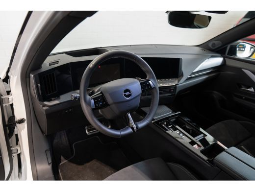 Opel Astra Sports Tourer 1.6 Turbo Plug In Hybrid 225PK GSE | Alcantara | LED Matrix | Camera | Stoel & Stuu... ActivLease financial lease