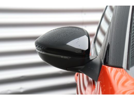 Opel Corsa 1.2 75PK 5-DRS ELEGANCE GS-LINE / NAVI / LEDER / CLIMA / LED / PDC / 17" LMV / UNIEK / CAMERA / P... ActivLease financial lease