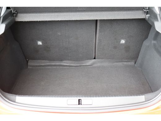 Opel Corsa 1.2 75PK 5-DRS ELEGANCE GS-LINE / NAVI / LEDER / CLIMA / LED / PDC / 17" LMV / UNIEK / CAMERA / P... ActivLease financial lease