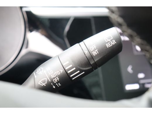 Opel Corsa 1.2 75PK 5-DRS ELEGANCE GS-LINE / NAVI / LEDER / CLIMA / LED / PDC / 17" LMV / UNIEK / CAMERA / P... ActivLease financial lease