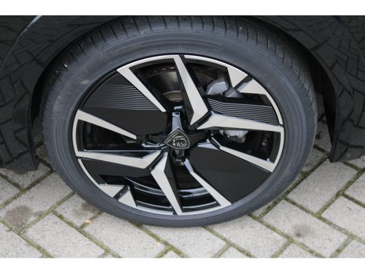 Peugeot 208 Hybrid 100 e-DCS6 GT | Achterbank in delen neerklapbaar | Achterruitverwarming | Achterspoiler ActivLease financial lease