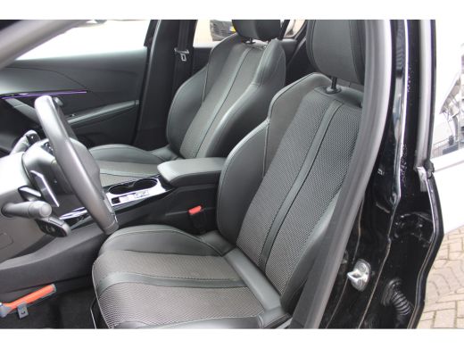 Peugeot 208 Hybrid 100 e-DCS6 GT | Achterbank in delen neerklapbaar | Achterruitverwarming | Achterspoiler ActivLease financial lease