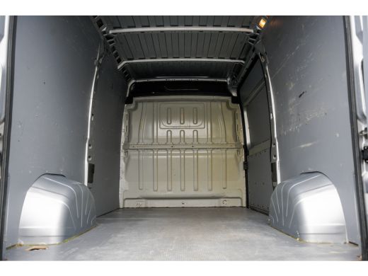 Peugeot Boxer 330 2.2 BlueHDi 120 L2H2 Premium | Camera | Cruise | Navi | Airco | Trekhaak ActivLease financial lease