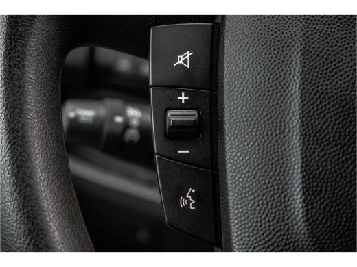 Peugeot Boxer 330 2.2 BlueHDi 120 L2H2 Premium | Camera | Cruise | Navi | Airco | Trekhaak ActivLease financial lease