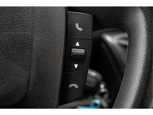 Peugeot Boxer 330 2.2 BlueHDi 120 L2H2 Premium | Camera | Cruise | Navi | Airco | Trekhaak ActivLease financial lease