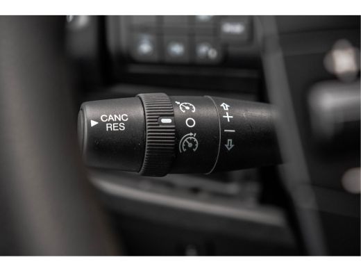 Peugeot Boxer 330 2.2 BlueHDi 120 L2H2 Premium | Camera | Cruise | Navi | Airco | Trekhaak ActivLease financial lease