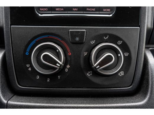 Peugeot Boxer 330 2.2 BlueHDi 120 L2H2 Premium | Camera | Cruise | Navi | Airco | Trekhaak ActivLease financial lease