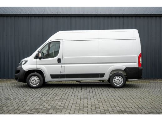 Peugeot Boxer 330 2.2 BlueHDi 120 L2H2 Premium | Camera | Cruise | Navi | Airco | Trekhaak ActivLease financial lease