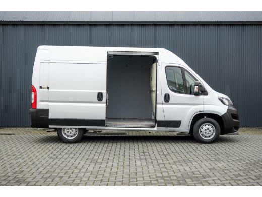 Peugeot Boxer 330 2.2 BlueHDi 120 L2H2 Premium | Camera | Cruise | Navi | Airco | Trekhaak ActivLease financial lease