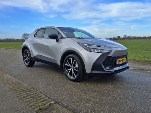 Toyota C-HR 1.8 Hybrid 140 Dynamic - 140 Pk - Euro 6 - (Nw Model) ParkeerCamera - AppleCarplay AndroidAuto ActivLease financial lease
