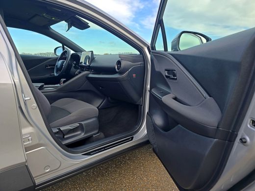 Toyota C-HR 1.8 Hybrid 140 Dynamic - 140 Pk - Euro 6 - (Nw Model) ParkeerCamera - AppleCarplay AndroidAuto ActivLease financial lease