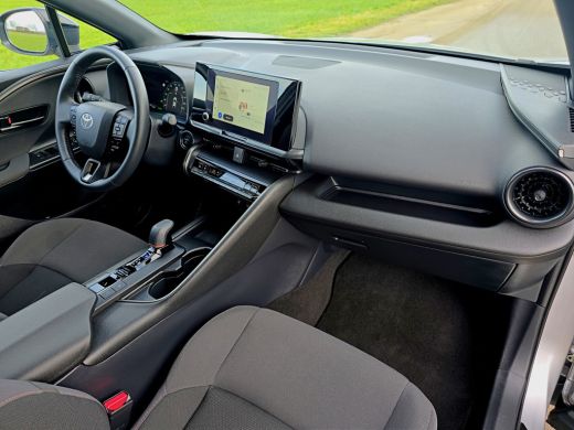 Toyota C-HR 1.8 Hybrid 140 Dynamic - 140 Pk - Euro 6 - (Nw Model) ParkeerCamera - AppleCarplay AndroidAuto ActivLease financial lease