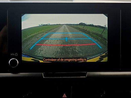 Toyota C-HR 1.8 Hybrid 140 Dynamic - 140 Pk - Euro 6 - (Nw Model) ParkeerCamera - AppleCarplay AndroidAuto ActivLease financial lease