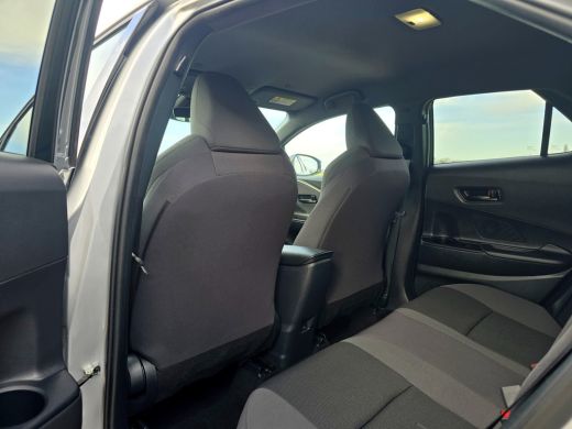 Toyota C-HR 1.8 Hybrid 140 Dynamic - 140 Pk - Euro 6 - (Nw Model) ParkeerCamera - AppleCarplay AndroidAuto ActivLease financial lease